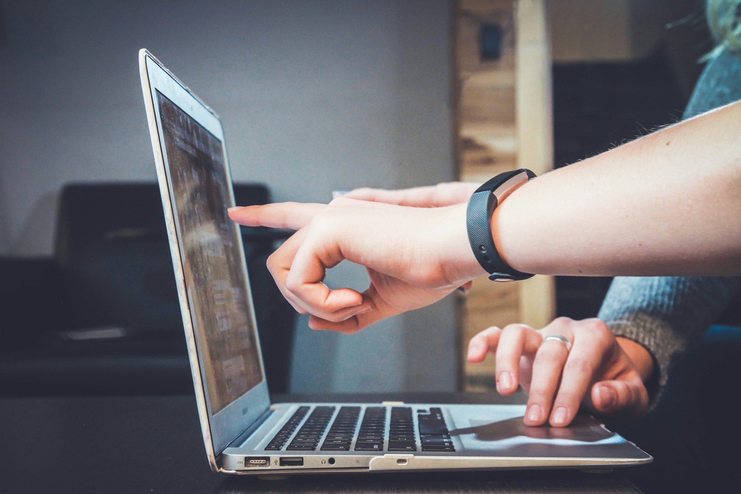 Microsoft 365 vs Google Workspace: Which Is Better for Small Business?